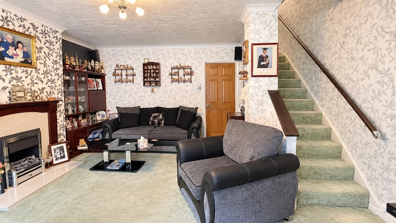 3 bed property in Stonehouse Drive, St. Leonards-On-Sea